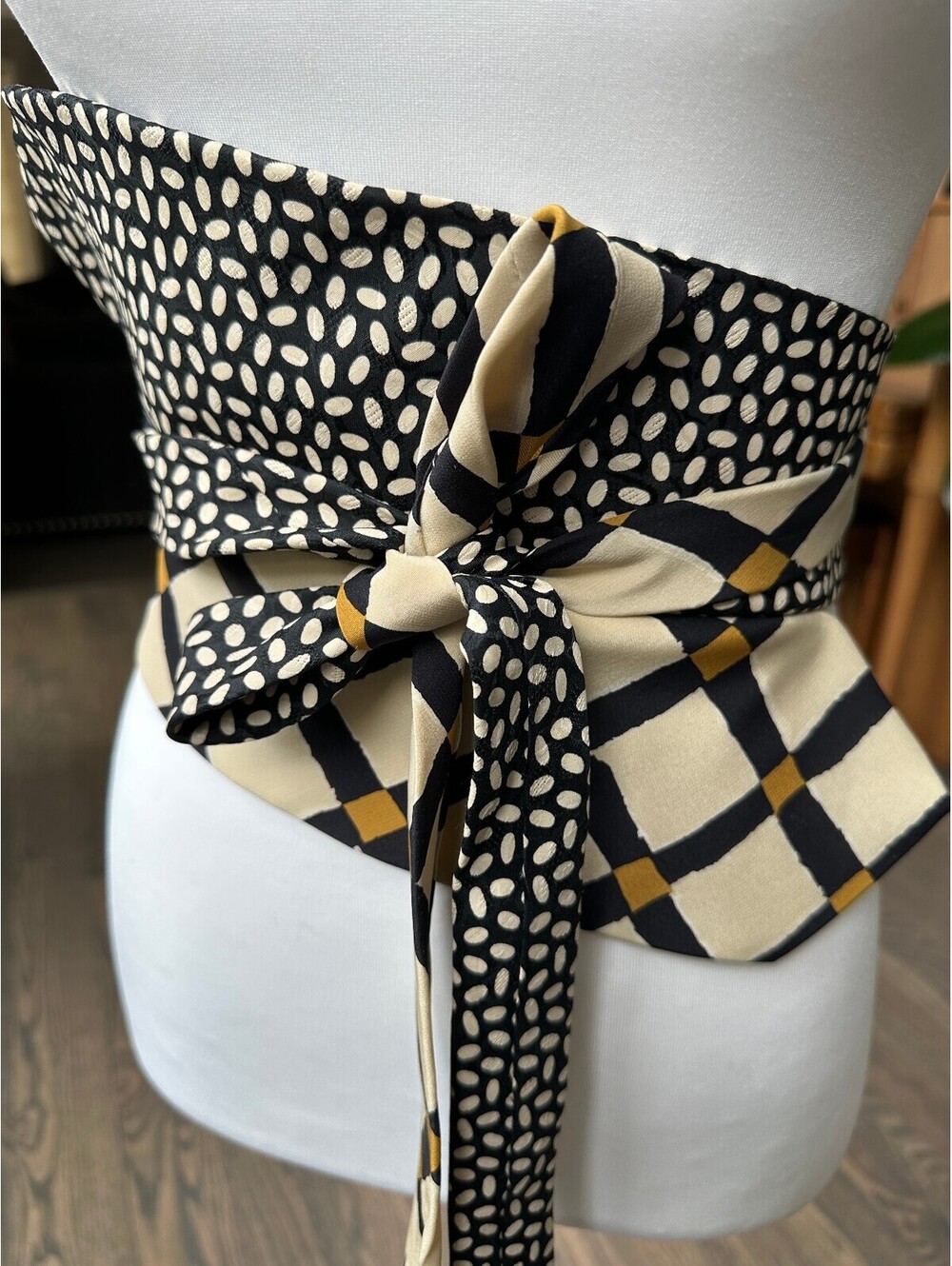 Upcycled Silk Necktie Obi Belt | Handmade Men’s Tie Waist Belt | One-of-a-Kind - Picture 5 of 7